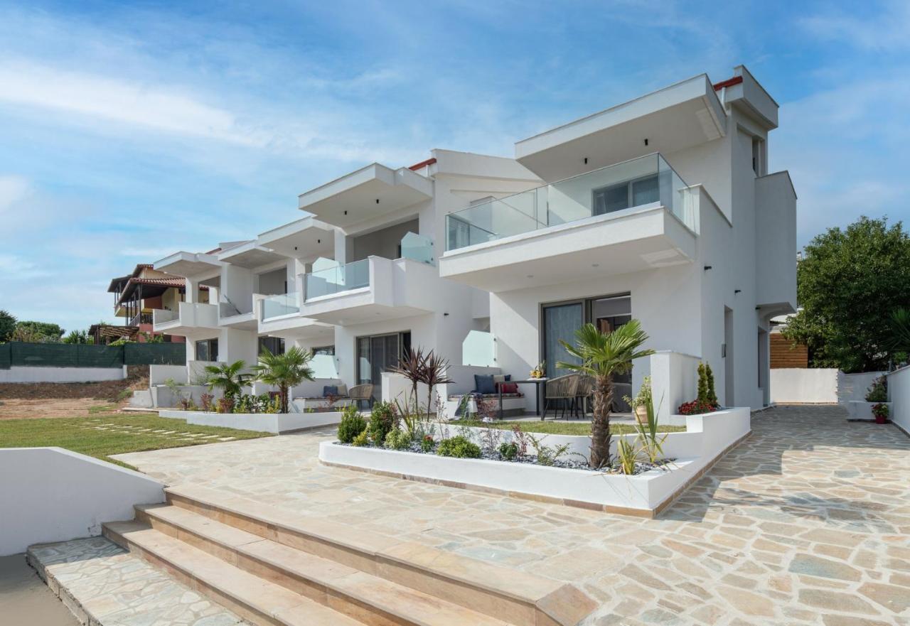 Twins Yard Apartment Nikiti  Exterior photo