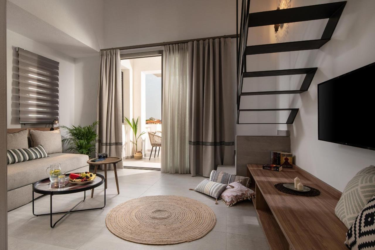 Twins Yard Apartment Nikiti  Exterior photo
